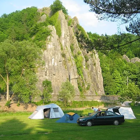 Camping Rocher De La Vierge キャンプ場 Comblain-la-Tour