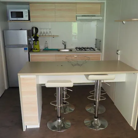 Camping Rocher De La Vierge